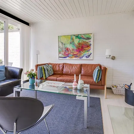 Three-bedroom Holiday In * Hals