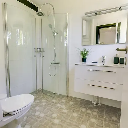 Three-bedroom Holiday In * Hals