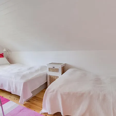 Three-bedroom Holiday In * Hals